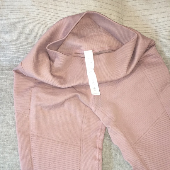 Avocado Phoenix Fire Leggings - Picture 4 of 4